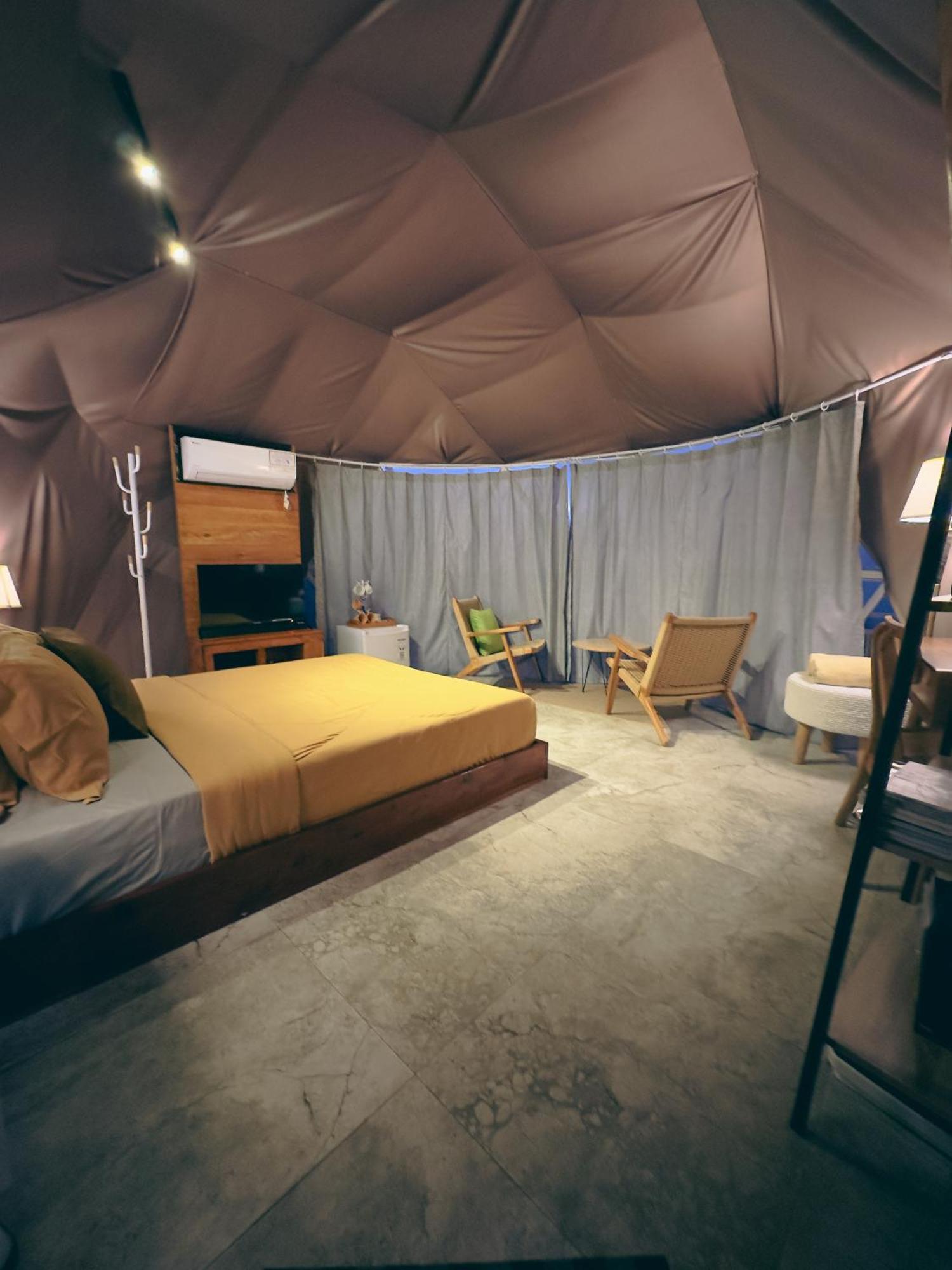Moondock Luxury Camp Hotell Munduk Exteriör bild
